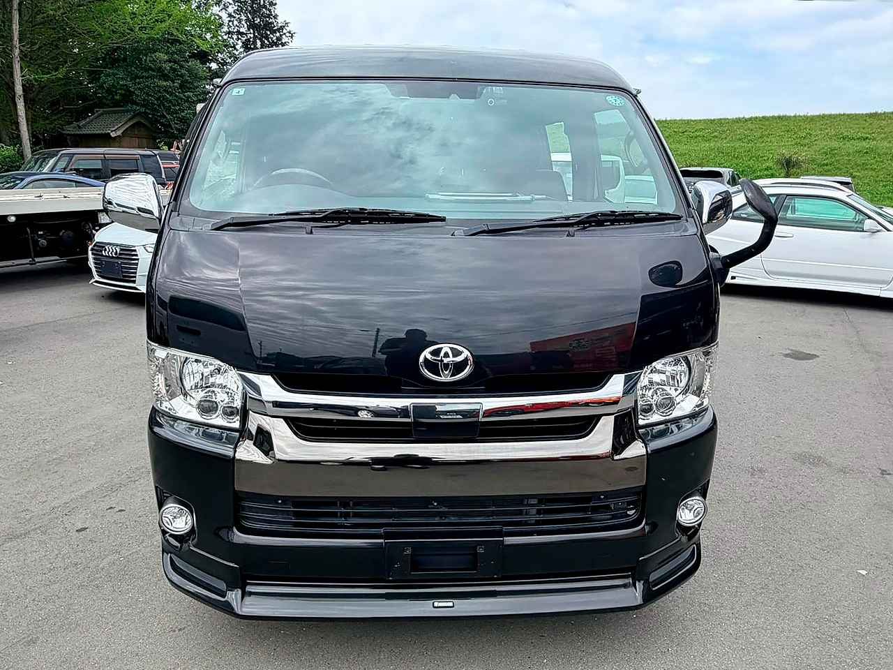 TOYOTA HIACE 2019 — Foto 8 de 15