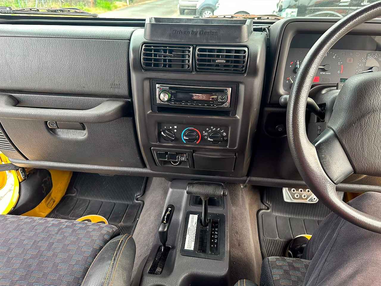 JEEP SAHARA 1999 — Foto 12 de 15