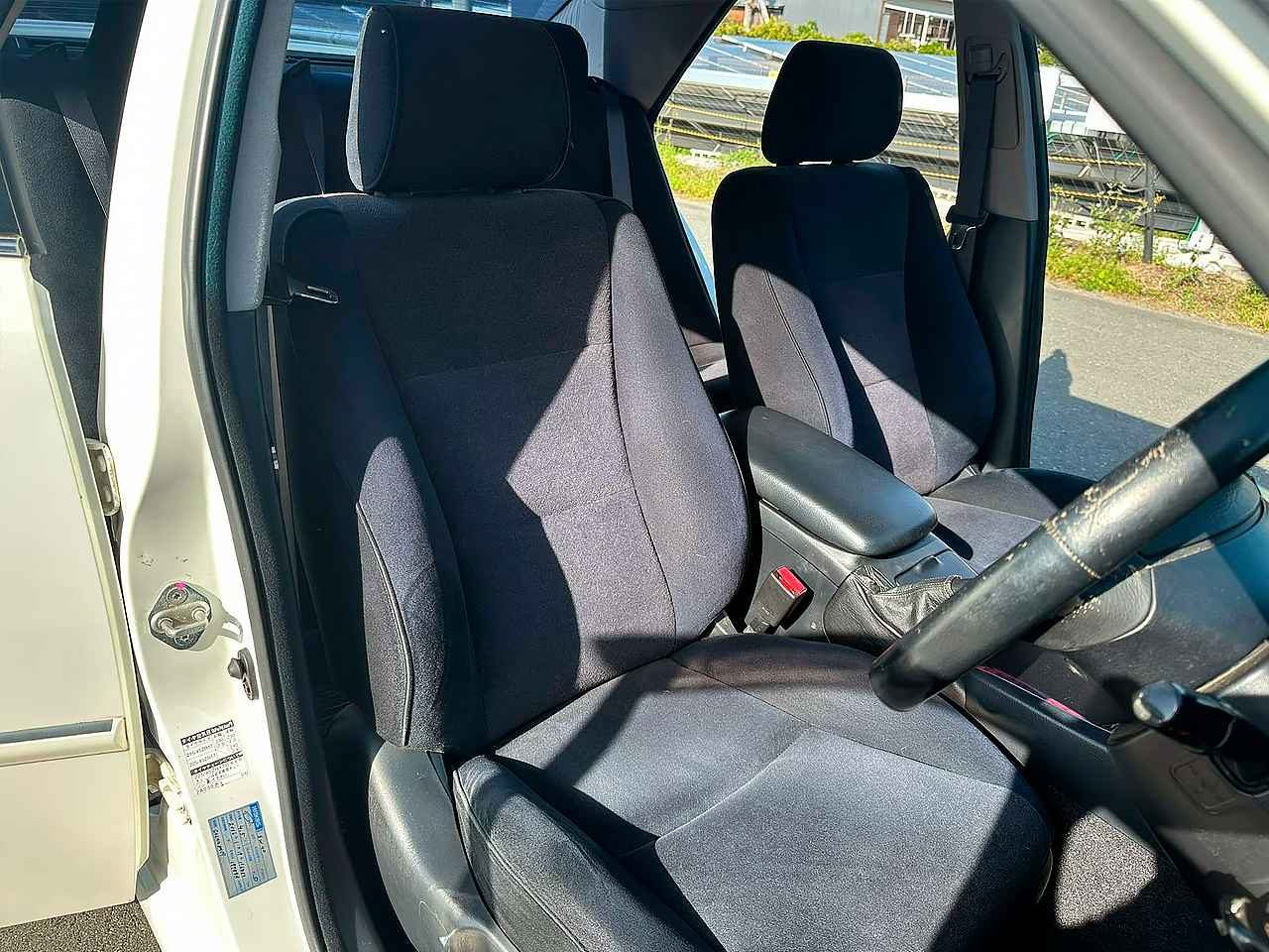 TOYOTA MARK II 2003 — Foto 12 de 15