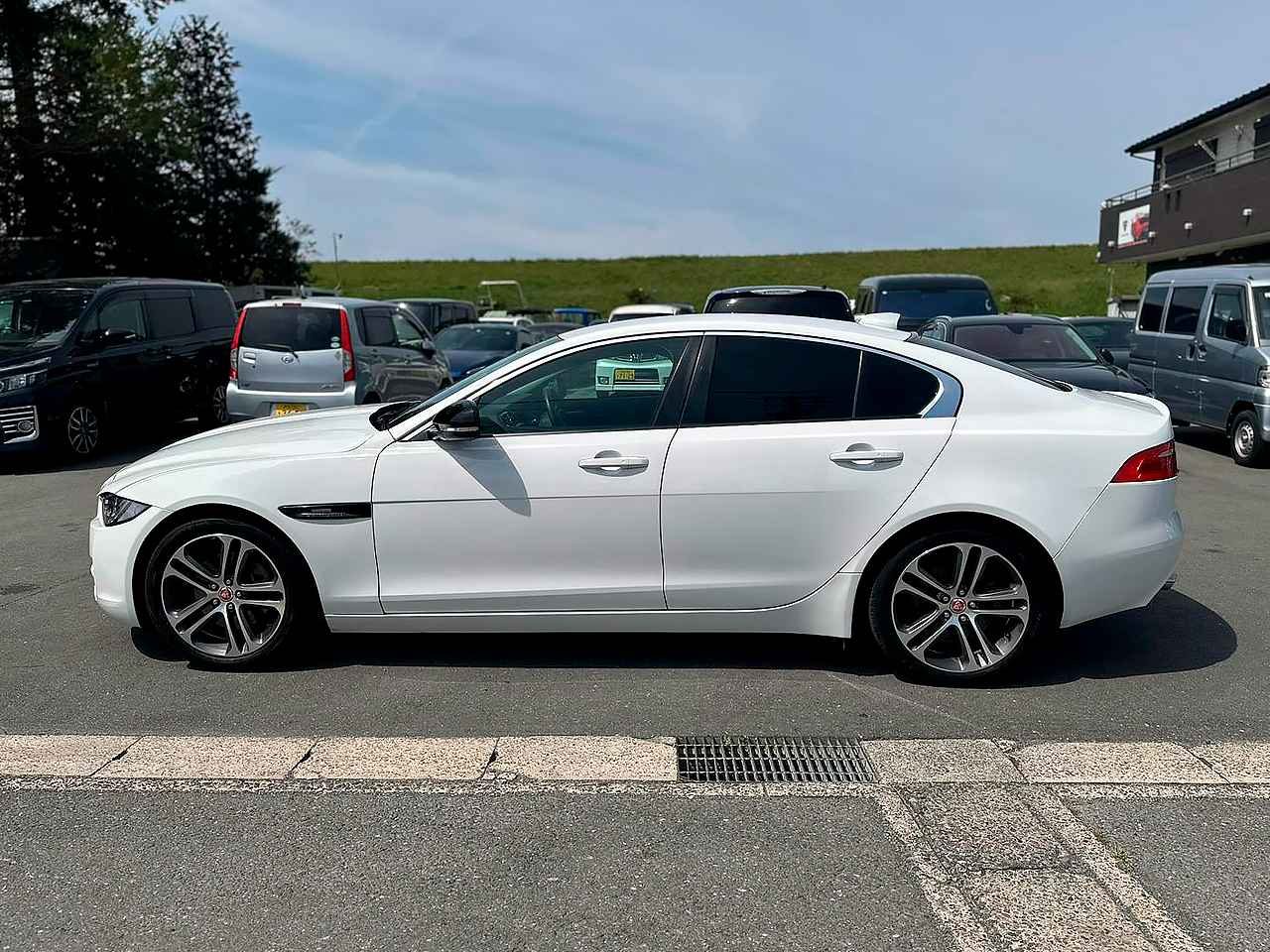 JAGUAR XE 2017 — Foto 6 de 15