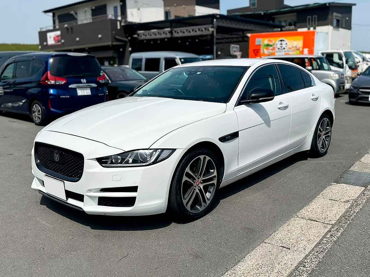 JAGUAR XE 2017 — Foto 7 de 15
