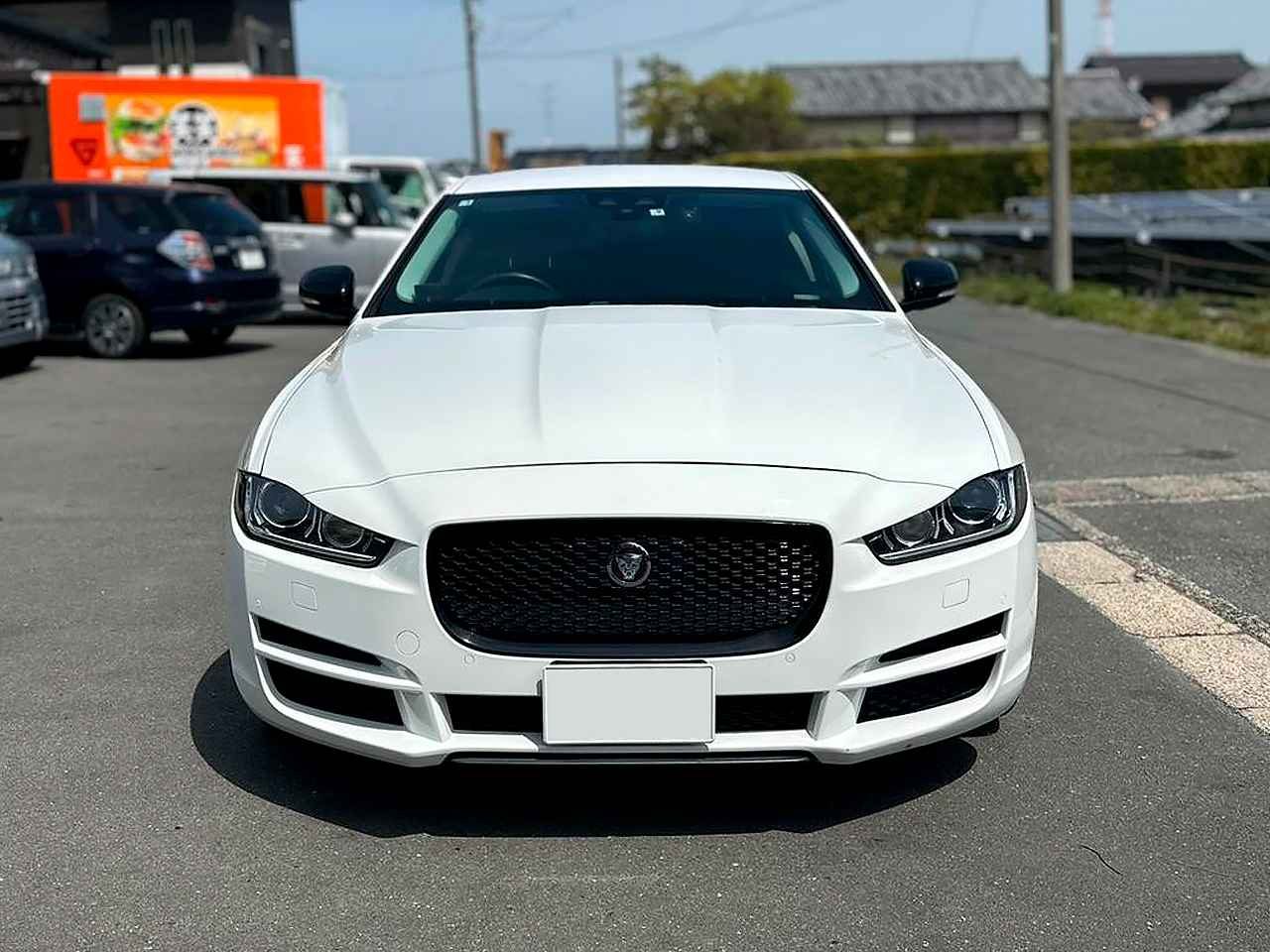 JAGUAR XE 2017 — Foto 8 de 15