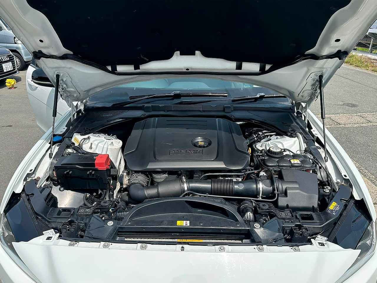 JAGUAR XE 2017 — Foto 15 de 15