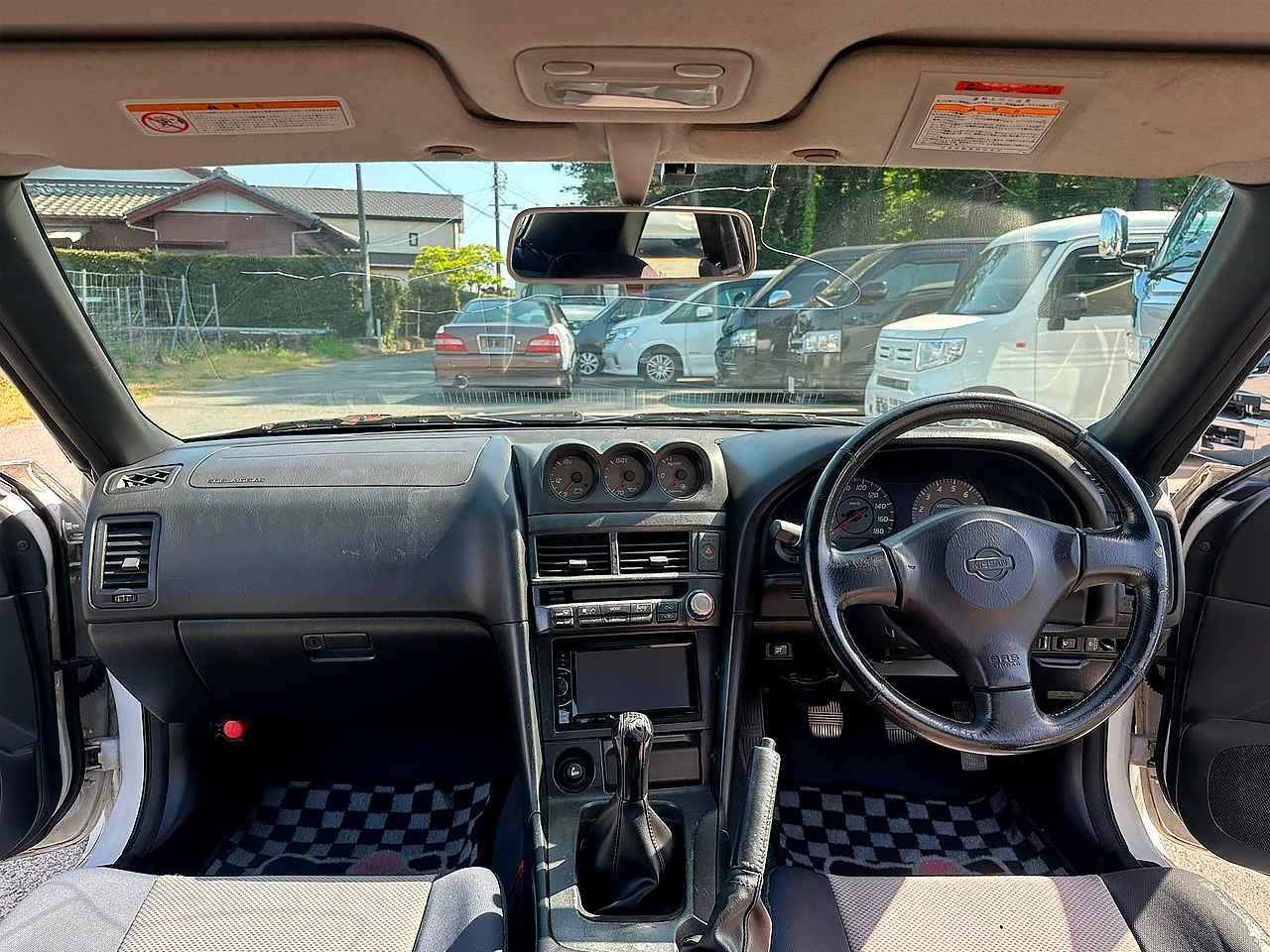 NISSAN SKYLINE 1998 — Foto 9 de 15
