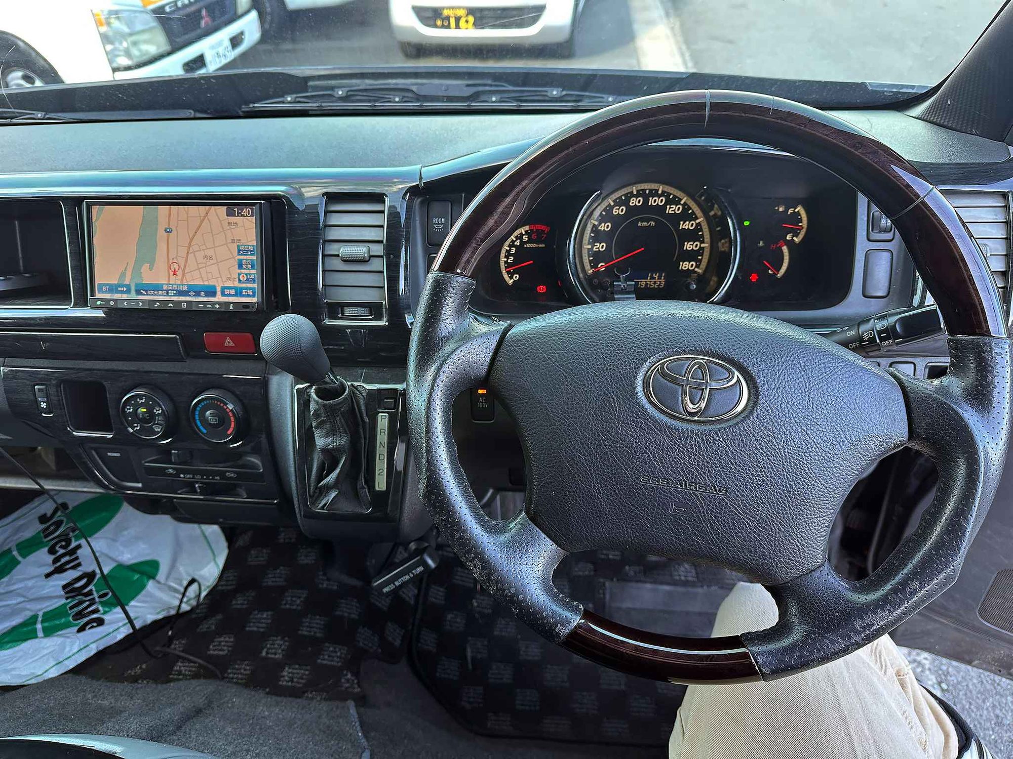 TOYOTA HIACE 2008 — Foto 9 de 15