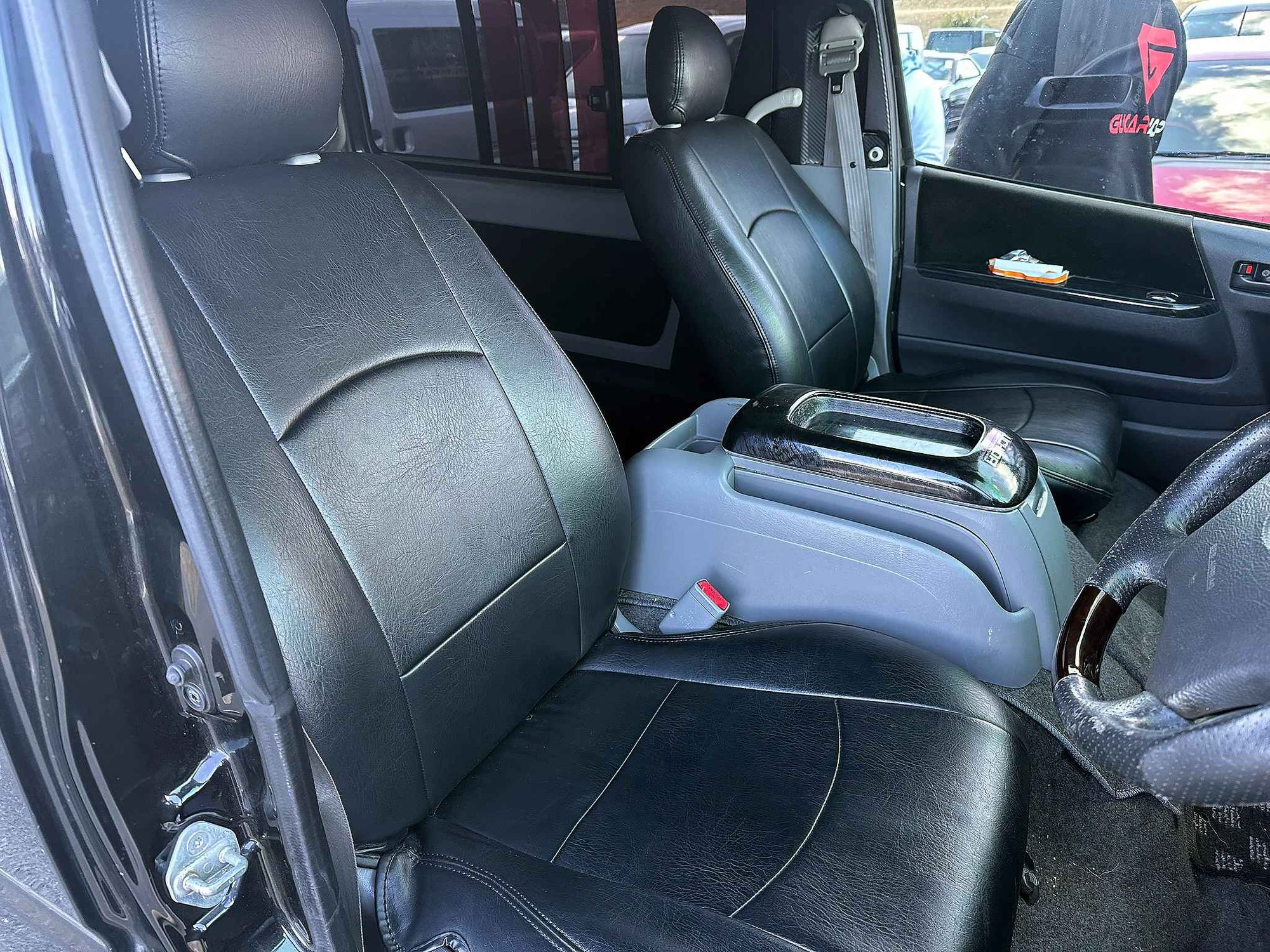 TOYOTA HIACE 2008 — Foto 11 de 15