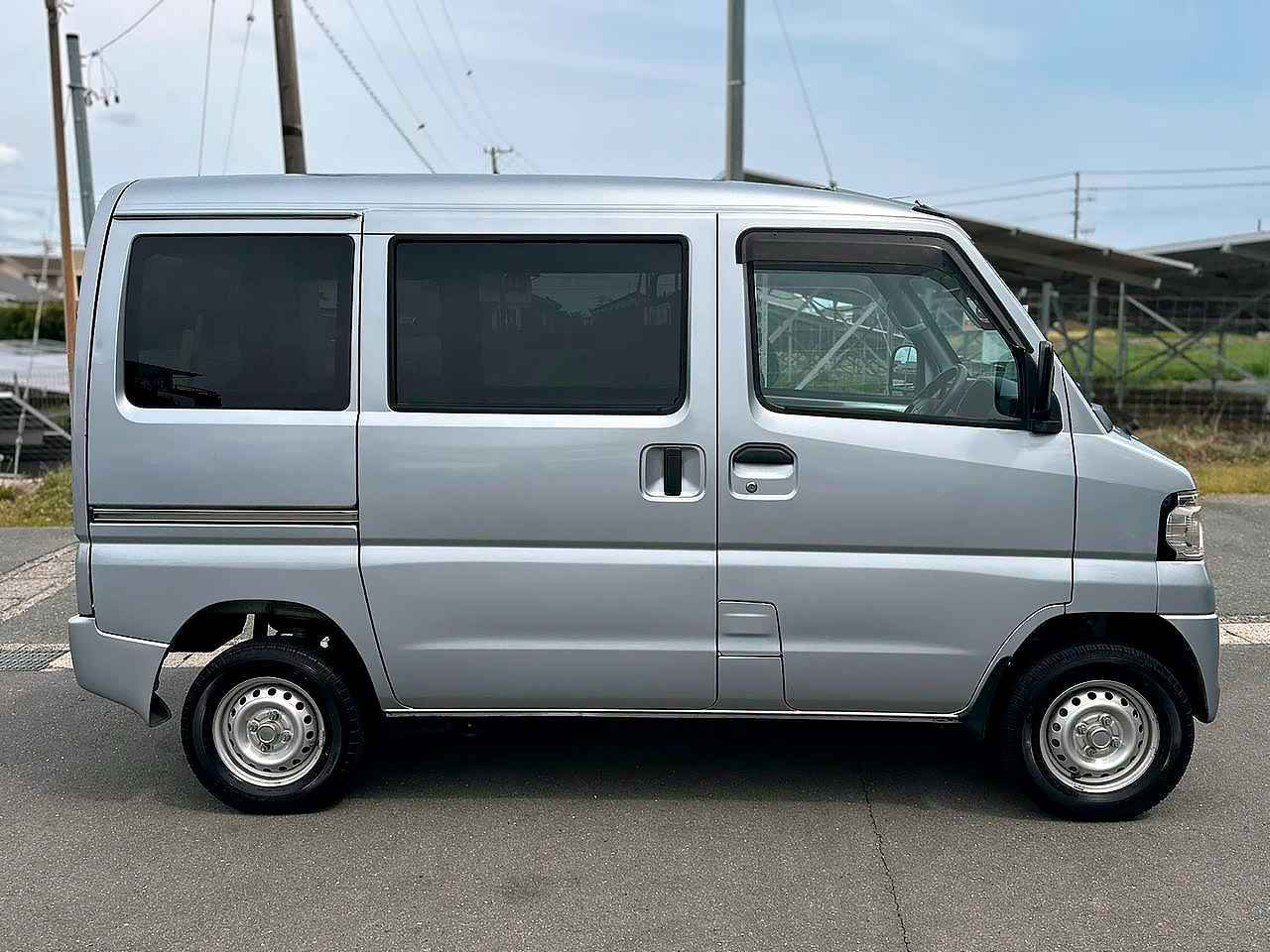 MITSUBISHI MINICAB 2016 — Foto 3 de 15