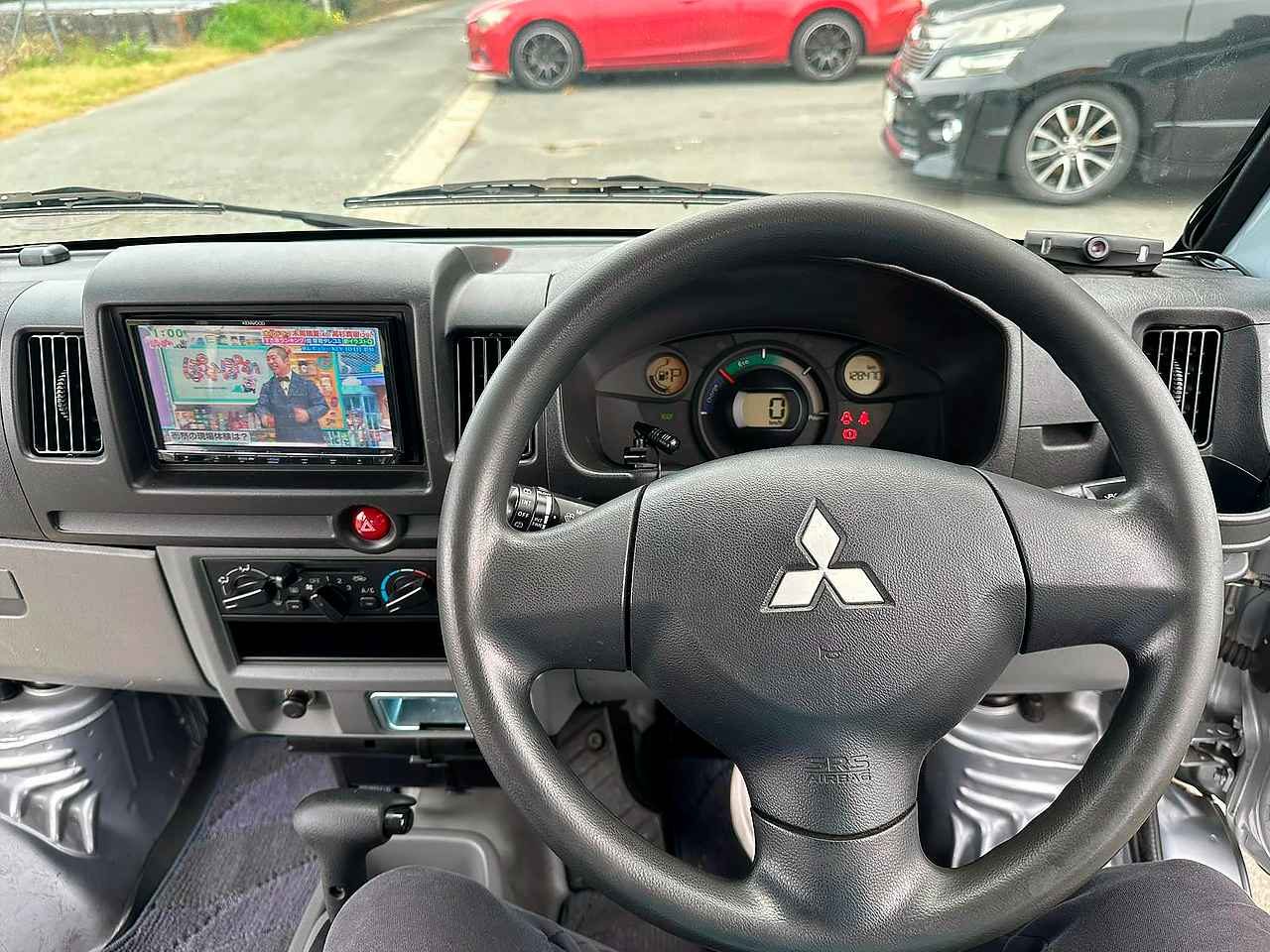 MITSUBISHI MINICAB 2016 — Foto 11 de 15