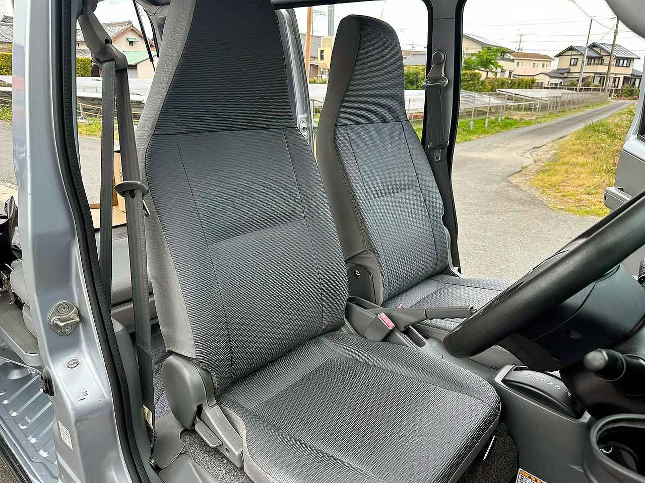 MITSUBISHI MINICAB 2016 — Foto 12 de 15